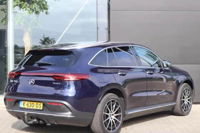 Mercedes-Benz EQC (2020) thumbnail 2