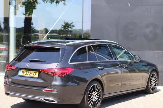 Mercedes-Benz C-Klasse (2022) thumbnail 2