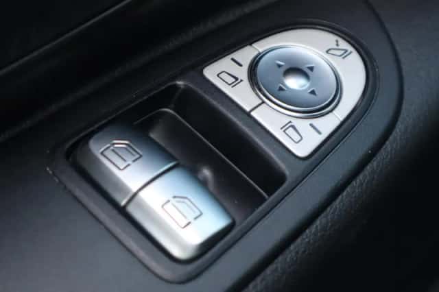 Mercedes-Benz Vito (2024) thumbnail 4