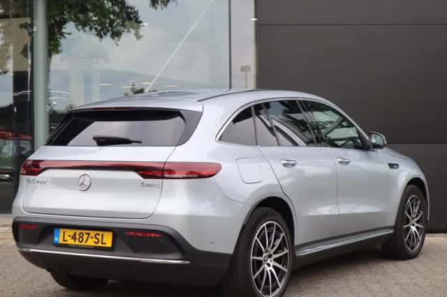 Mercedes-Benz EQC (2021) thumbnail 2