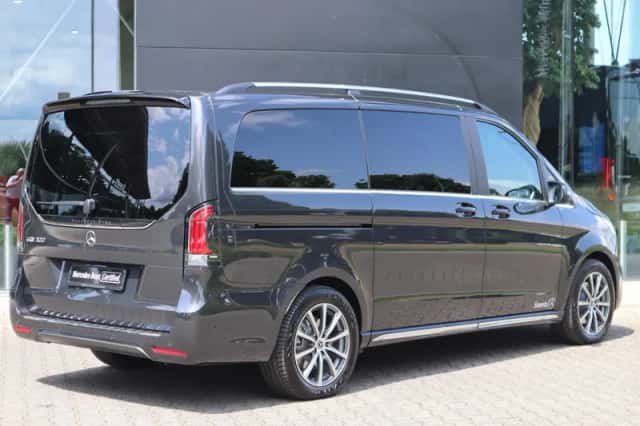 Mercedes-Benz EQV (2025) thumbnail 2