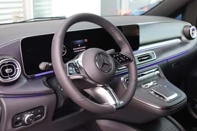 Mercedes-Benz EQV (2025) thumbnail 3