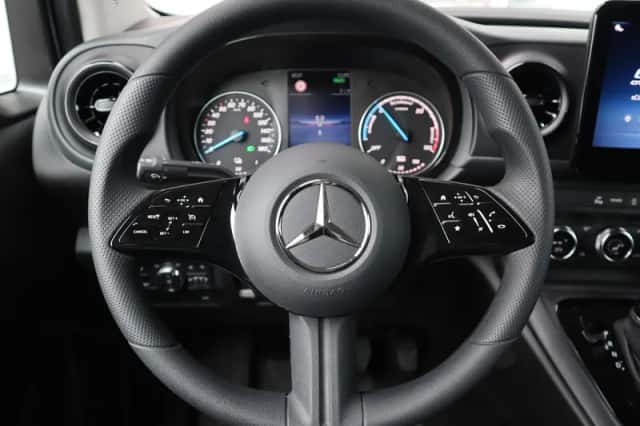Mercedes-Benz eCitan (2026) thumbnail 6