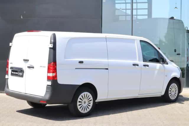 Mercedes-Benz Vito (2024) thumbnail 3