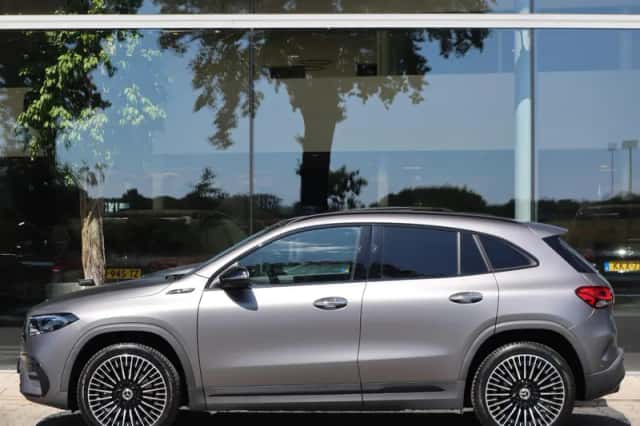 Mercedes-Benz EQA (2022) thumbnail 4