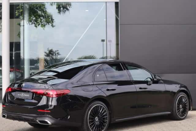 Mercedes-Benz E-Klasse (2023) thumbnail 2