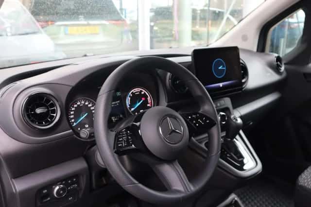 Mercedes-Benz eCitan (2026) thumbnail 3