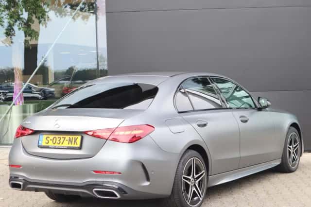 Mercedes-Benz C-Klasse (2023) thumbnail 2
