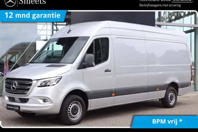 Mercedes-Benz Sprinter (2023) thumbnail 1
