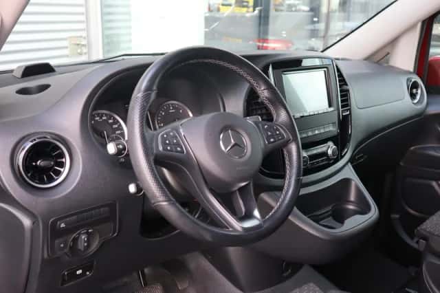 Mercedes-Benz Vito (2024) thumbnail 3