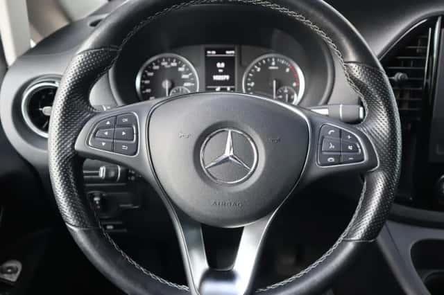 Mercedes-Benz Vito (2024) thumbnail 6