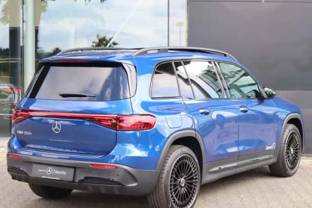 Mercedes-Benz EQB (2026) thumbnail 2
