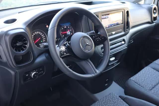 Mercedes-Benz Vito (2026) thumbnail 3