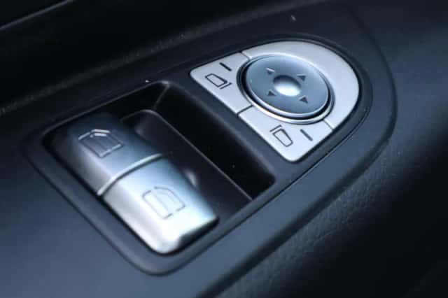 Mercedes-Benz Vito (2026) thumbnail 4