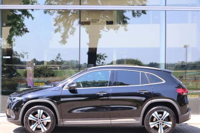 Mercedes-Benz EQA (2021) thumbnail 4