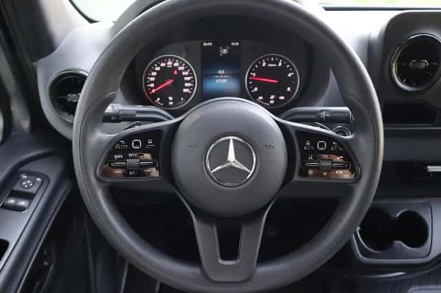 Mercedes-Benz Sprinter (2024) thumbnail 6