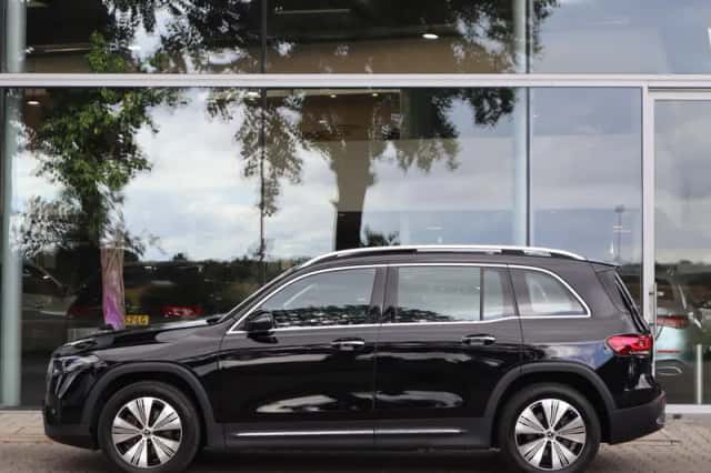 Mercedes-Benz EQB (2023) thumbnail 4