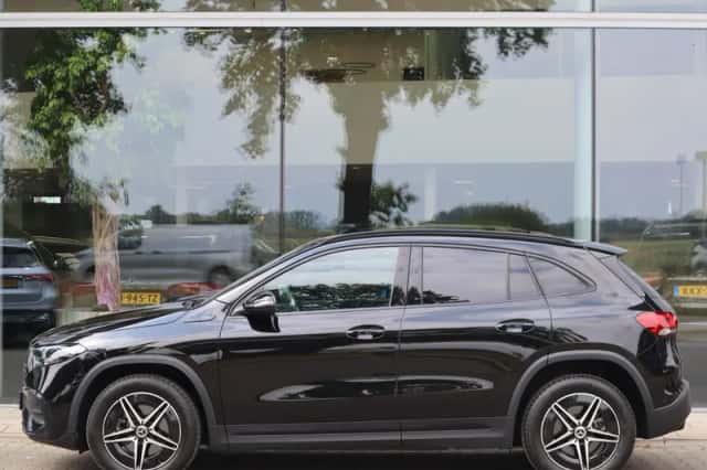 Mercedes-Benz EQA (2022) thumbnail 4