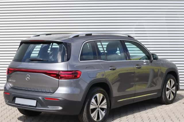 Mercedes-Benz EQB (2026) thumbnail 2