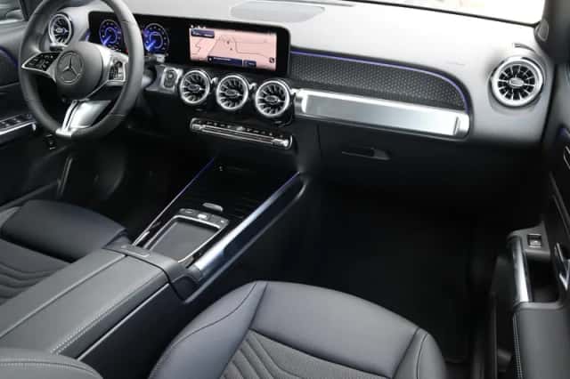 Mercedes-Benz EQB (2026) thumbnail 3