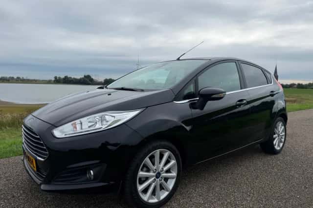 Ford Fiesta (2016) thumbnail 1