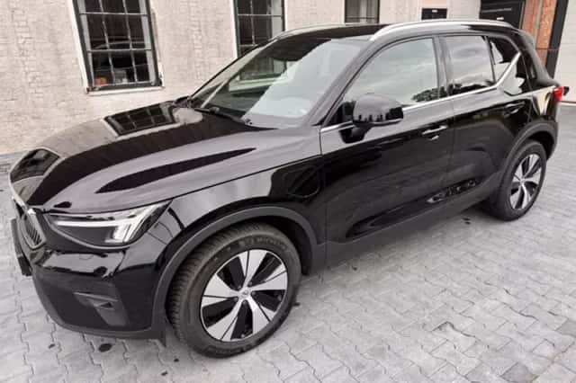 Volvo XC40 (2023) thumbnail 2