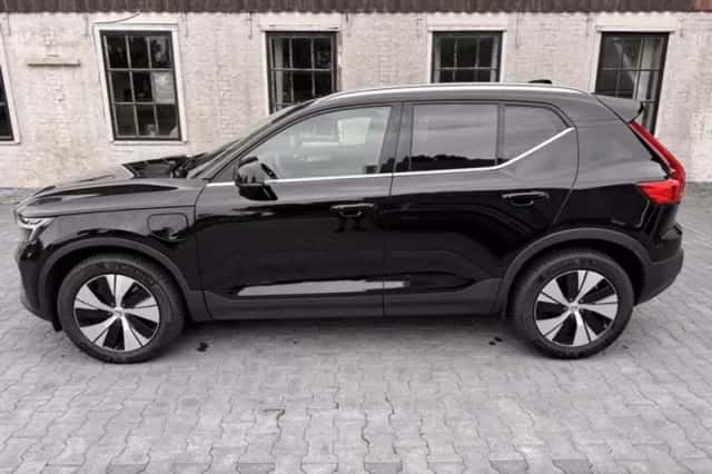 Volvo XC40 (2023) thumbnail 3