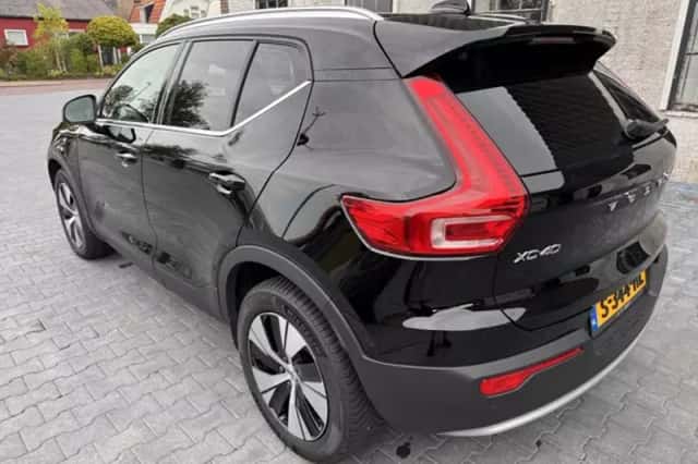 Volvo XC40 (2023) thumbnail 4