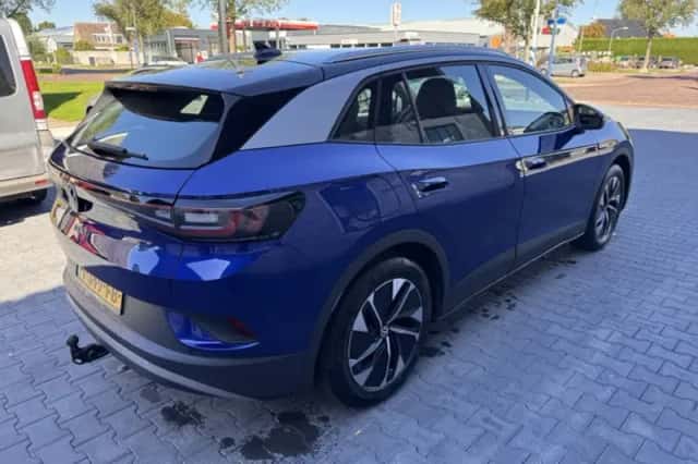 Volkswagen ID.4 (2023) thumbnail 5