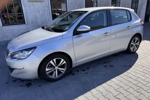 Peugeot 308 (2013) thumbnail 1