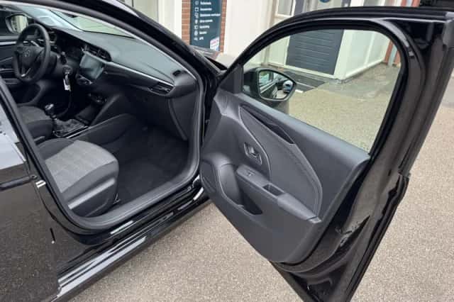 Opel Corsa (2023) thumbnail 5