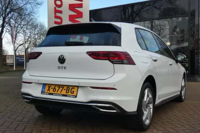 Volkswagen Golf (2021) thumbnail 4