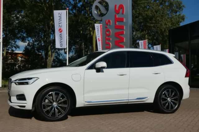 Volvo XC60 (2019) thumbnail 2