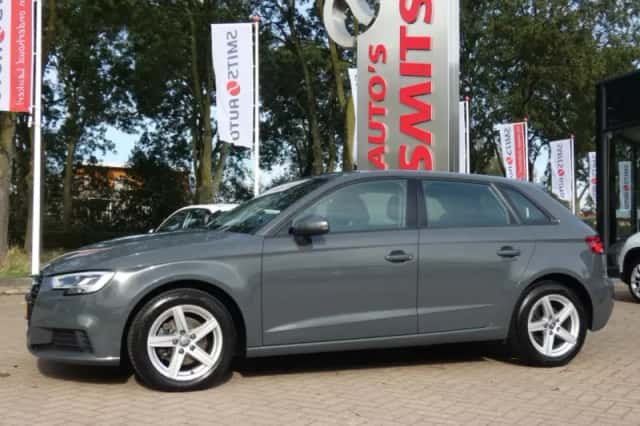 Audi A3 (2019) thumbnail 2