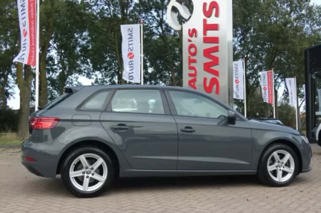 Audi A3 (2019) thumbnail 3