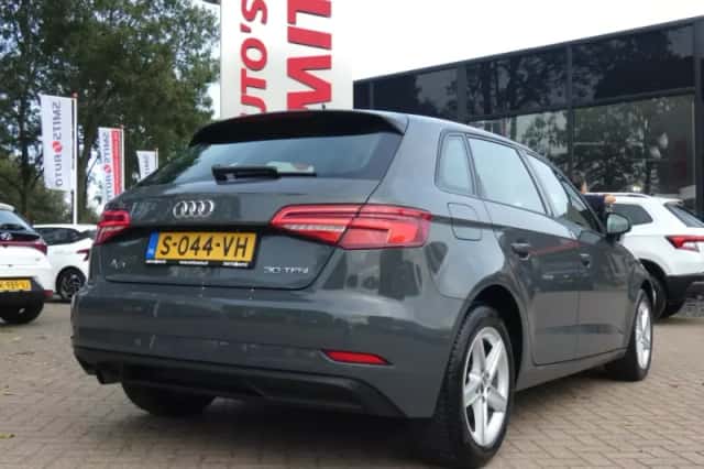 Audi A3 (2019) thumbnail 4