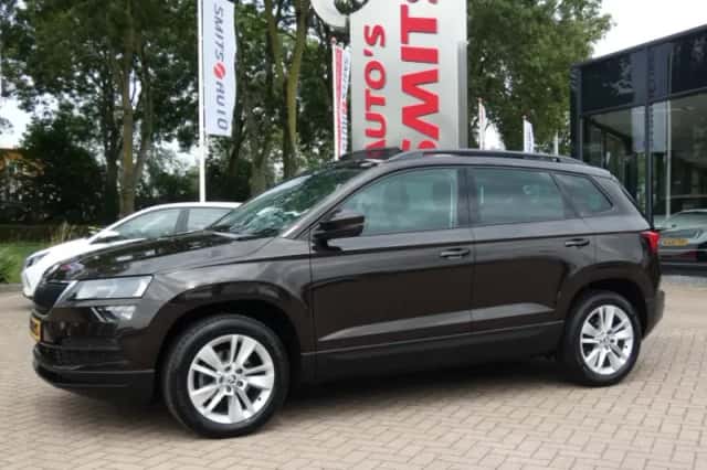 Škoda Karoq (2021) thumbnail 2
