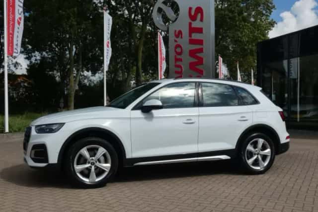 Audi Q5 (2022) thumbnail 2