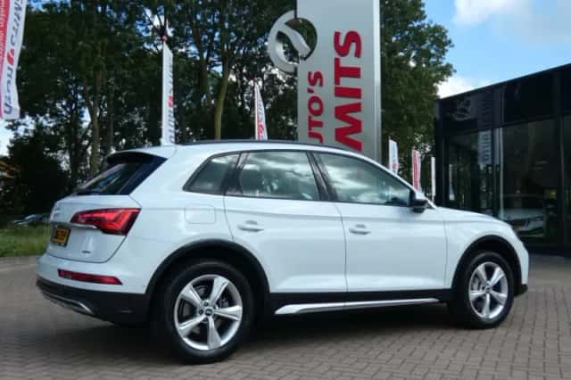 Audi Q5 (2022) thumbnail 3