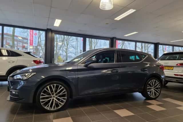 SEAT Leon (2021) thumbnail 2