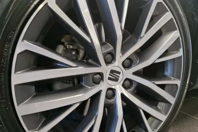 SEAT Leon (2021) thumbnail 5