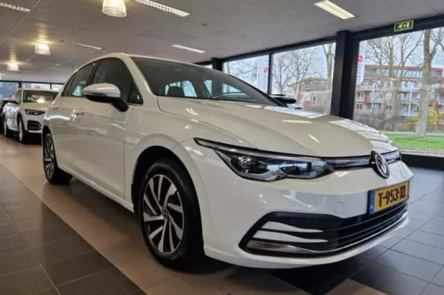Volkswagen Golf (2021) thumbnail 5