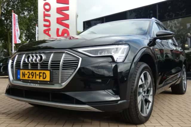 Audi e-tron (2020) thumbnail 3