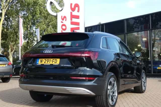 Audi e-tron (2020) thumbnail 4