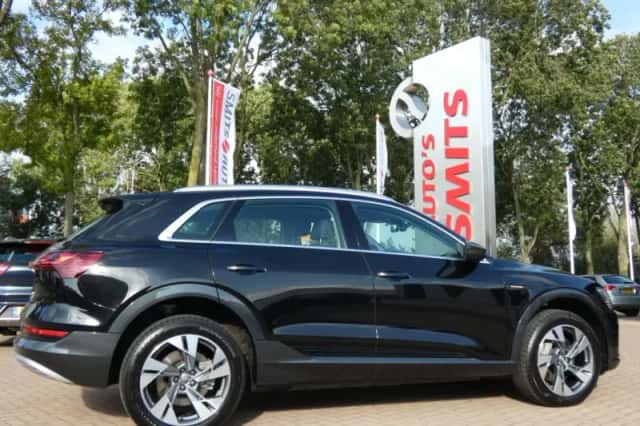 Audi e-tron (2020) thumbnail 6
