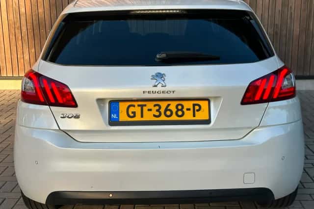 Peugeot 308 (2015) thumbnail 4