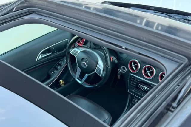 Mercedes-Benz A-Klasse (2012) thumbnail 2