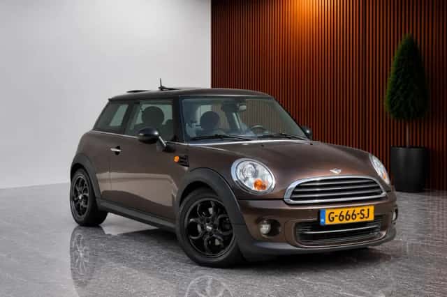 MINI One (2011) thumbnail 1