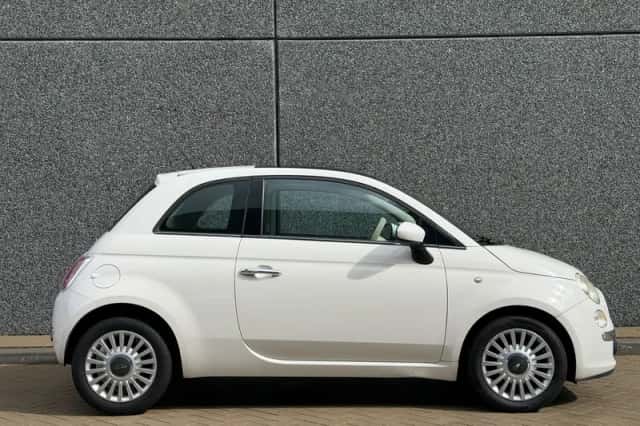 Fiat 500 (2009) thumbnail 2