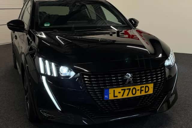 Peugeot 208 (2021) thumbnail 2
